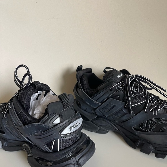 New Balenciagas Track sneaker - Picture 6 of 14